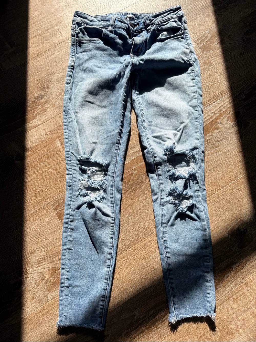 American Eagle Outfitters Light Blue Distressed Jeggings